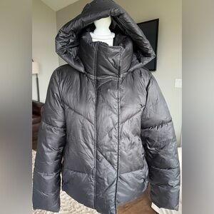 GAP Women’s XS Black Big Puff Crop Water Resistant Winter Jacket